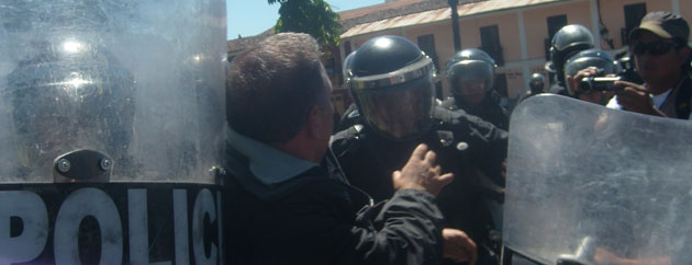 Marco Arana beaten and detained by Peruvian police