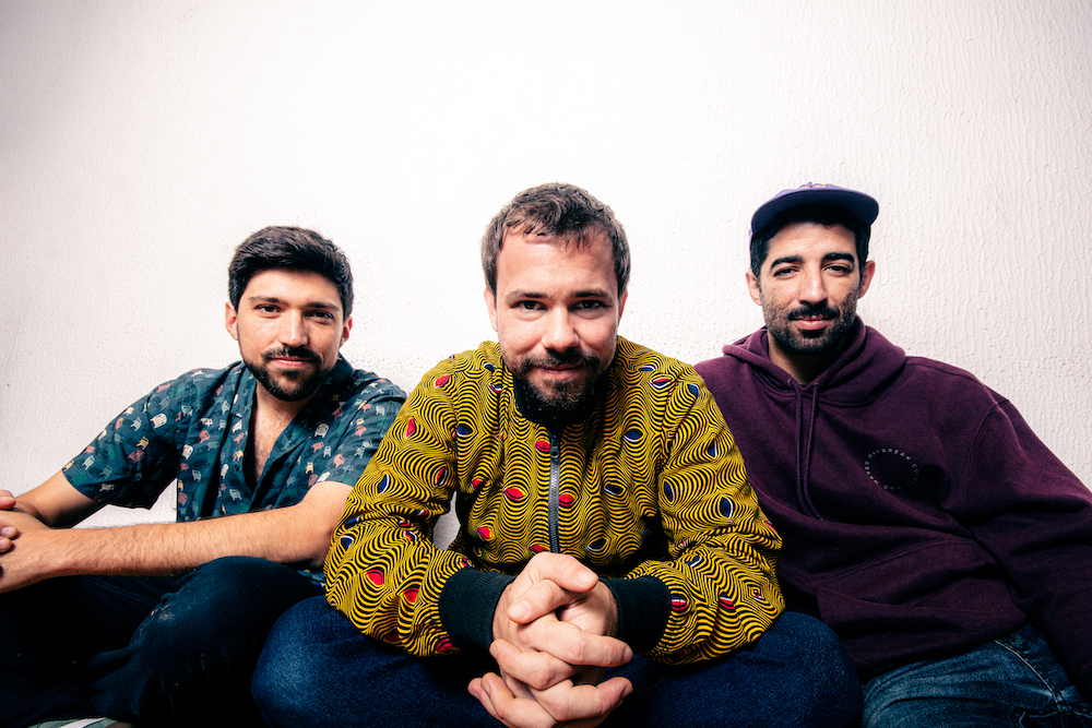 Prezident Markon's Singles Round-Up (Locos por Juana, Superfónicos, Insólito Universo, Caixa Cubo, Mestizo and more) - Vimarsana News