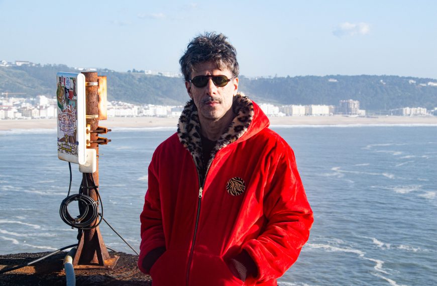 MNTH – Silente Esplendor: A Sounds & Colours album premiere